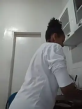 Julia Pretinha online show from 11/08/25, 03:12