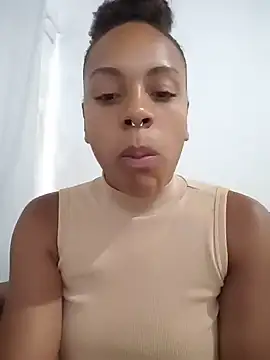 Julia Pretinha online show from 01/12/26, 01:27