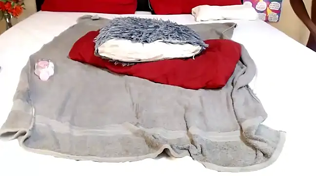 LongPussyLipsxx online show from 02/13/25, 09:20