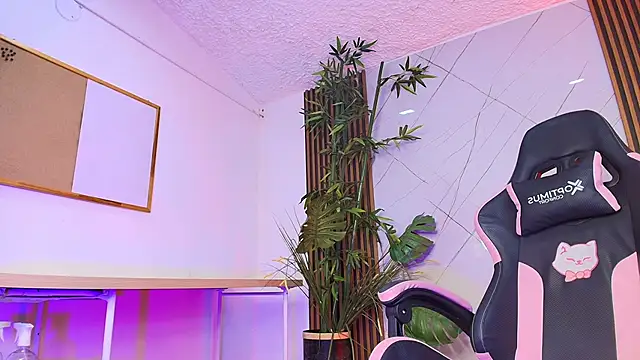 Fluffy Bubble21 online show from 03/02/26, 07:15