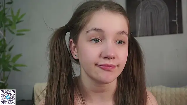 AmiLewis online show from 02/03/25, 07:40