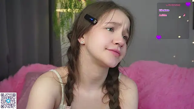 AmiLewis online show from 03/10/25, 04:17