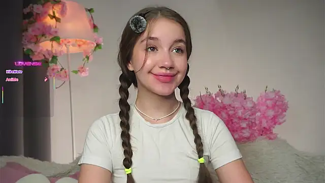 AmiLewis online show from 09/24/25, 01:20