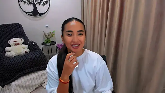 worldofkim online show from 10/09/25, 10:46