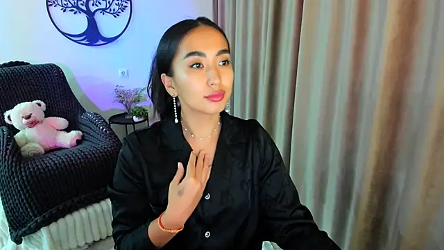 worldofkim online show from 11/11/25, 10:59