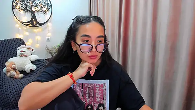 worldofkim online show from 02/17/26, 10:34