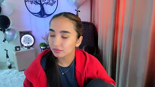 worldofkim online show from 03/18/26, 07:44