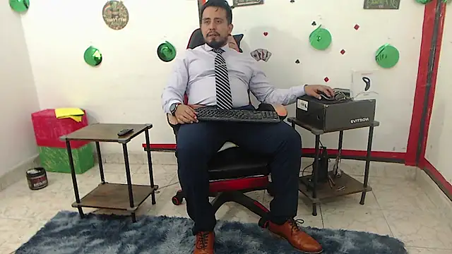 Snapshot of KalethBigDick chatting on 04/20/26, 05:43 KalethBigDick online show from 04/20/26, 05:43