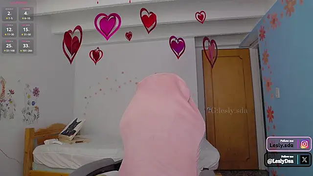 leslyyu online show from 02/12/25, 05:48