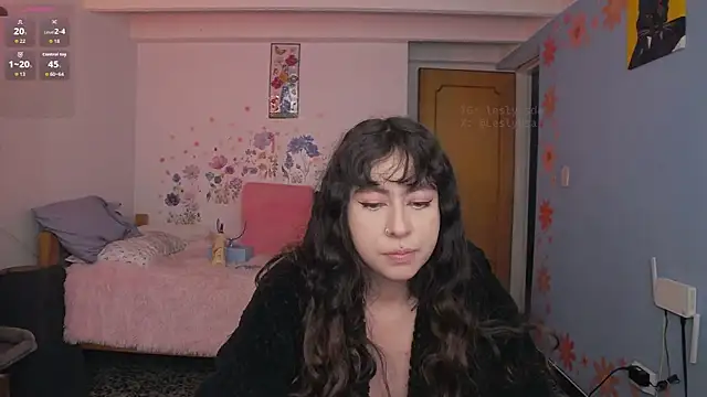 leslyyu online show from 10/18/25, 04:08