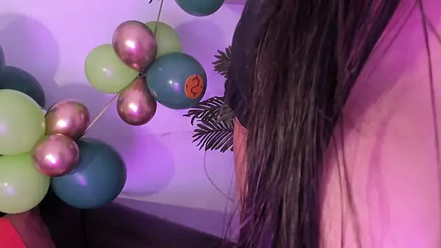 Snapshot of Miia_Thompsonn chatting on 03/14/25, 03:26 Miia Thompsonn online show from 03/14/25, 03:26