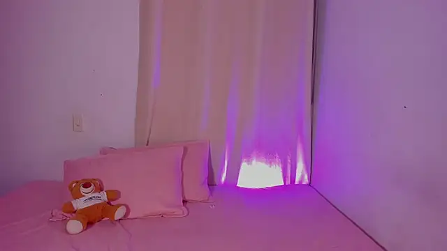 Snapshot of AmyStevenss chatting on 03/28/26, 04:45 AmyStevenss online show from 03/28/26, 04:45