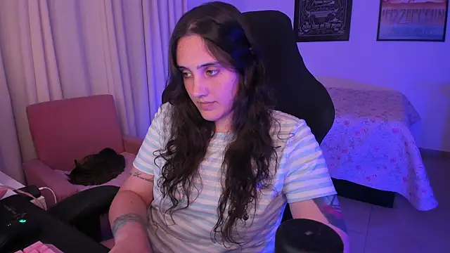 Snapshot of HaubDark chatting on 01/12/25, 12:49 HaubDark online show from 01/12/25, 12:49