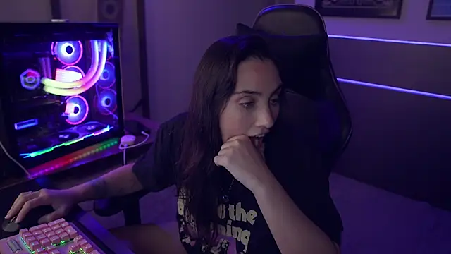 Snapshot of HaubDark chatting on 04/22/26, 04:04 HaubDark online show from 04/22/26, 04:04