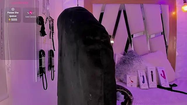 ary cooper  online show from 03/04/25, 06:29