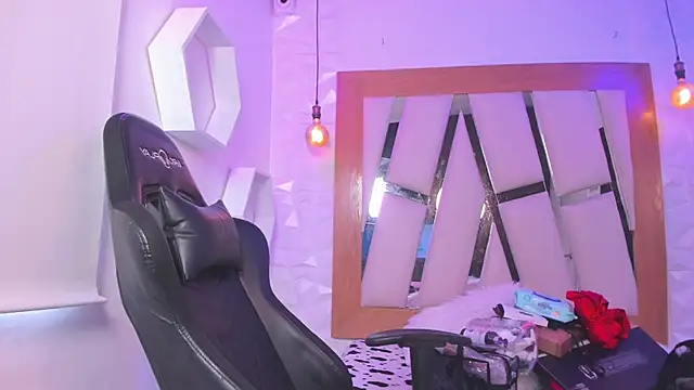 ary cooper  online show from 10/28/25, 12:52