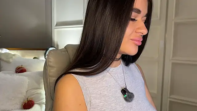 UrLillShy online show from 10/25/25, 01:13