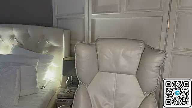 UrLillShy online show from 04/06/26, 05:19