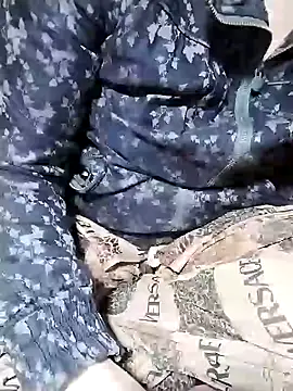 Hyemin online show from 12/30/24, 11:48