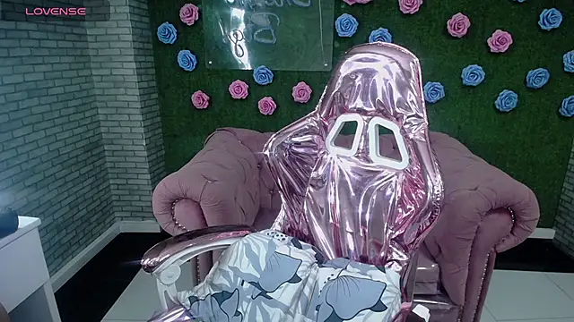 Snapshot of _mila_sweet_v chatting on 03/04/25, 03:11 mila sweet v online show from 03/04/25, 03:11