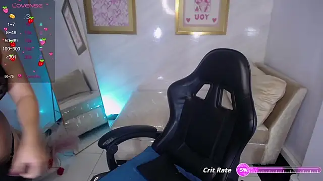 Snapshot of _mila_sweet_v chatting on 10/17/25, 03:42 mila sweet v online show from 10/17/25, 03:42