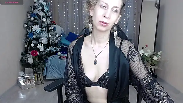Snapshot of AdrianaSea chatting on 01/10/25, 03:18 AdrianaSea online show from 01/10/25, 03:18