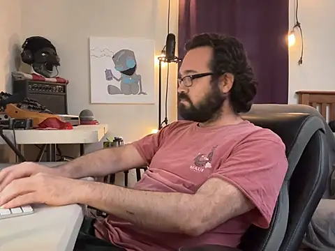 Snapshot of Seraph_De_La_Luna chatting on 12/31/24, 02:29 Seraph De La Luna online show from 12/31/24, 02:29