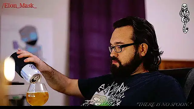 Snapshot of Seraph_De_La_Luna chatting on 01/22/25, 05:16 Seraph De La Luna online show from 01/22/25, 05:16