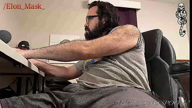 Snapshot of Seraph_De_La_Luna chatting on 02/13/25, 10:44 Seraph De La Luna online show from 02/13/25, 10:44