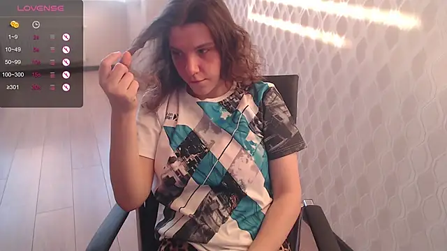 Snapshot of LisaHeart chatting on 02/17/26, 01:51 LisaHeart online show from 02/17/26, 01:51