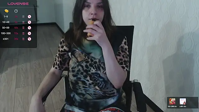 Snapshot of LisaHeart chatting on 04/15/26, 06:26 LisaHeart online show from 04/15/26, 06:26