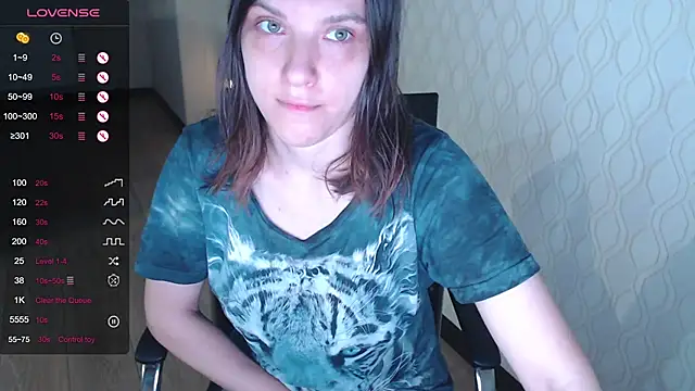 Snapshot of LisaHeart chatting on 05/25/26, 05:41 LisaHeart online show from 05/25/26, 05:41