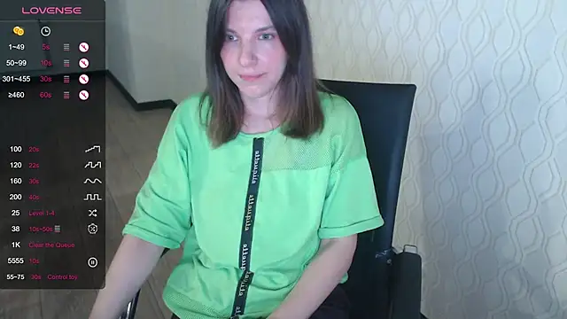 Snapshot of LisaHeart chatting on 06/22/26, 11:57 LisaHeart online show from 06/22/26, 11:57