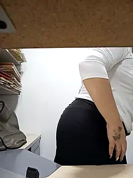 Miss Agatha online show from 12/24/24, 03:58