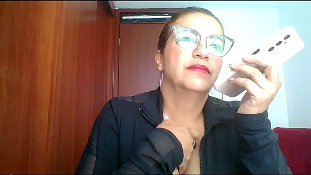 Snapshot of RossanaLionheart chatting on 05/03/26, 01:17 RossanaLionheart online show from 05/03/26, 01:17