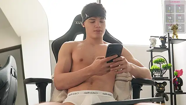 Max cortes1 online show from 10/20/25, 04:07