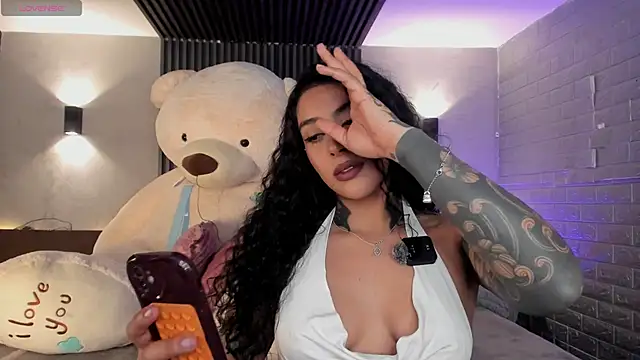 Snapshot of magic_marg chatting on 04/17/26, 01:08 magic marg online show from 04/17/26, 01:08