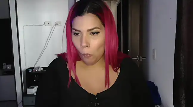 Snapshot of CarolinaRincon chatting on 01/31/25, 08:22 CarolinaRincon online show from 01/31/25, 08:22