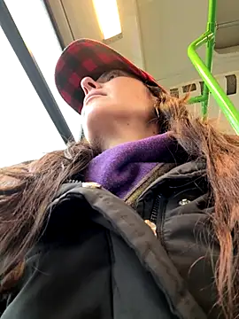 Snapshot of eveangelll chatting on 11/10/25, 07:29 eveangelll online show from 11/10/25, 07:29