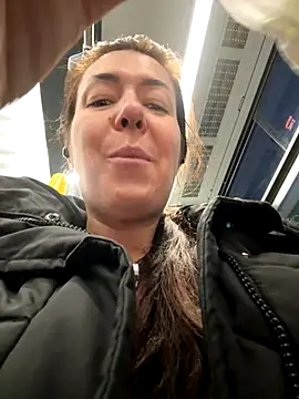 Snapshot of eveangelll chatting on 11/27/25, 04:58 eveangelll online show from 11/27/25, 04:58