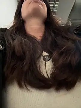 Snapshot of eveangelll chatting on 12/05/25, 09:51 eveangelll online show from 12/05/25, 09:51