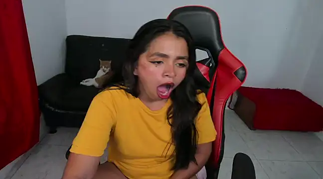 Snapshot of cory_rose chatting on 12/03/24, 04:25 cory rose online show from 12/03/24, 04:25