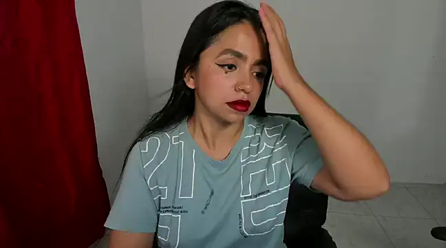 Snapshot of cory_rose chatting on 01/21/25, 04:32 cory rose online show from 01/21/25, 04:32