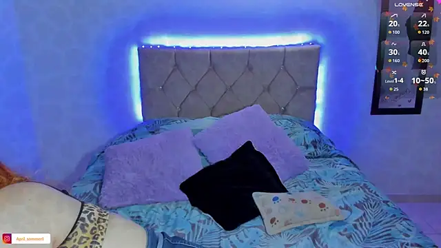 April sommer1 online show from 10/10/25, 09:41