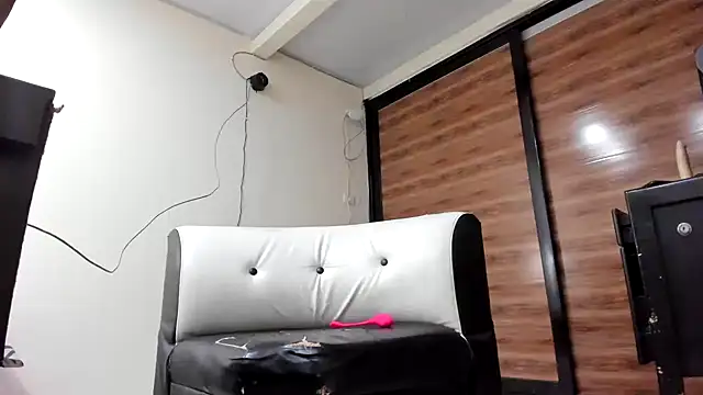 AlejoKhalifa  online show from 01/30/25, 08:32