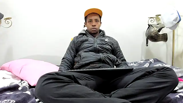 AlejoKhalifa  online show from 02/23/25, 09:33