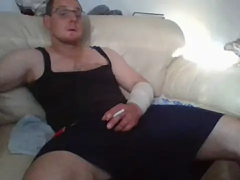 Snapshot of pauloooooborderrrr chatting on 07/28/26, 04:52 pauloooooborderrrr online show from 07/28/26, 04:52