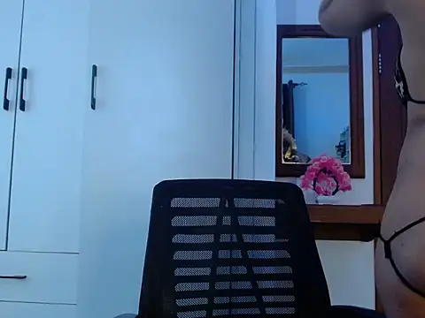 Snapshot of queencydoll chatting on 02/16/26, 07:37 queencydoll online show from 02/16/26, 07:37