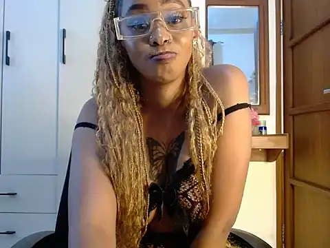 queencydoll online show from 06/03/26, 02:33