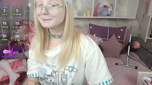 Snapshot of MeowkaKitty chatting on 11/03/25, 02:13 MeowkaKitty online show from 11/03/25, 02:13